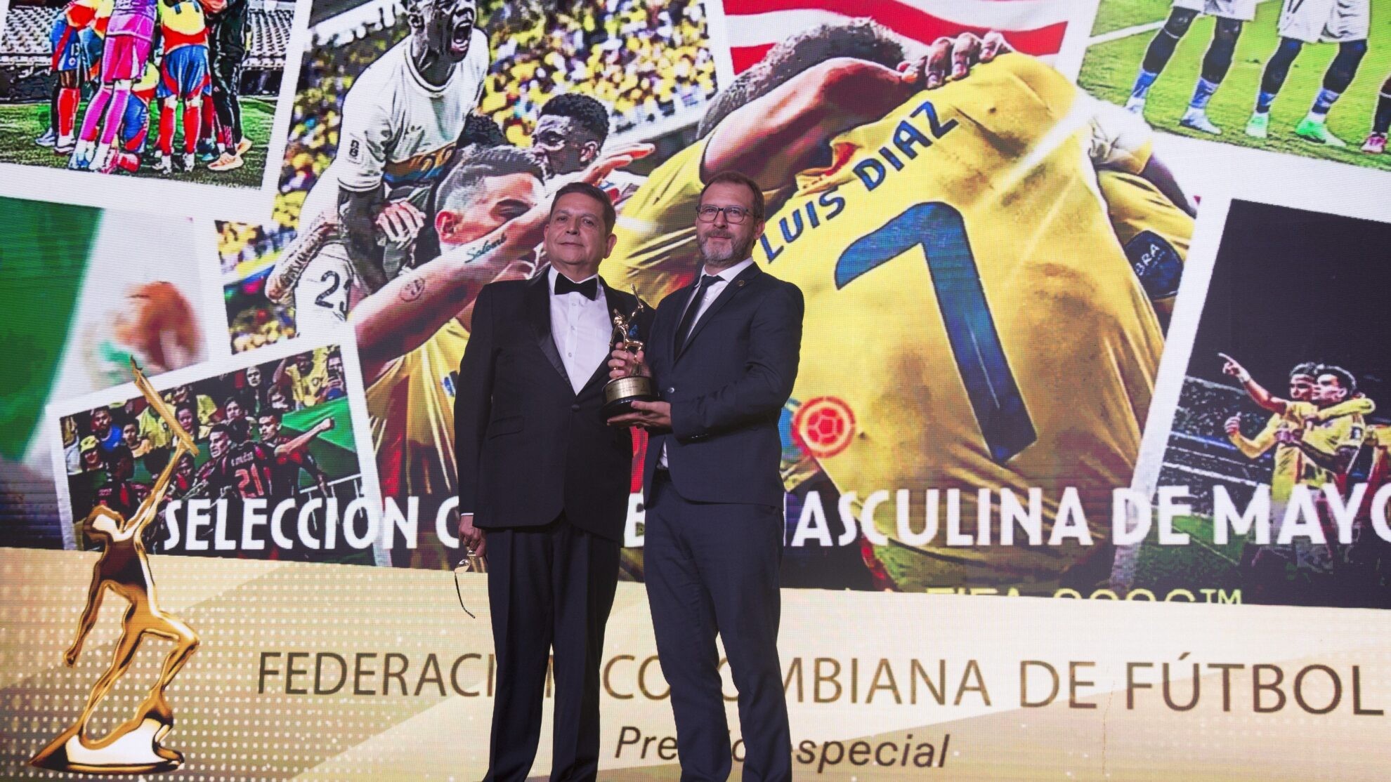 Luis Díaz y la FCF reciben el Premio Especial Altius por su desempeño en 2025